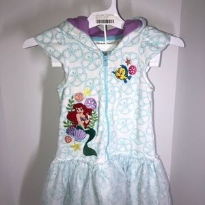 💰⬇️⬇️⬇️Disney girls swim suit cover up.